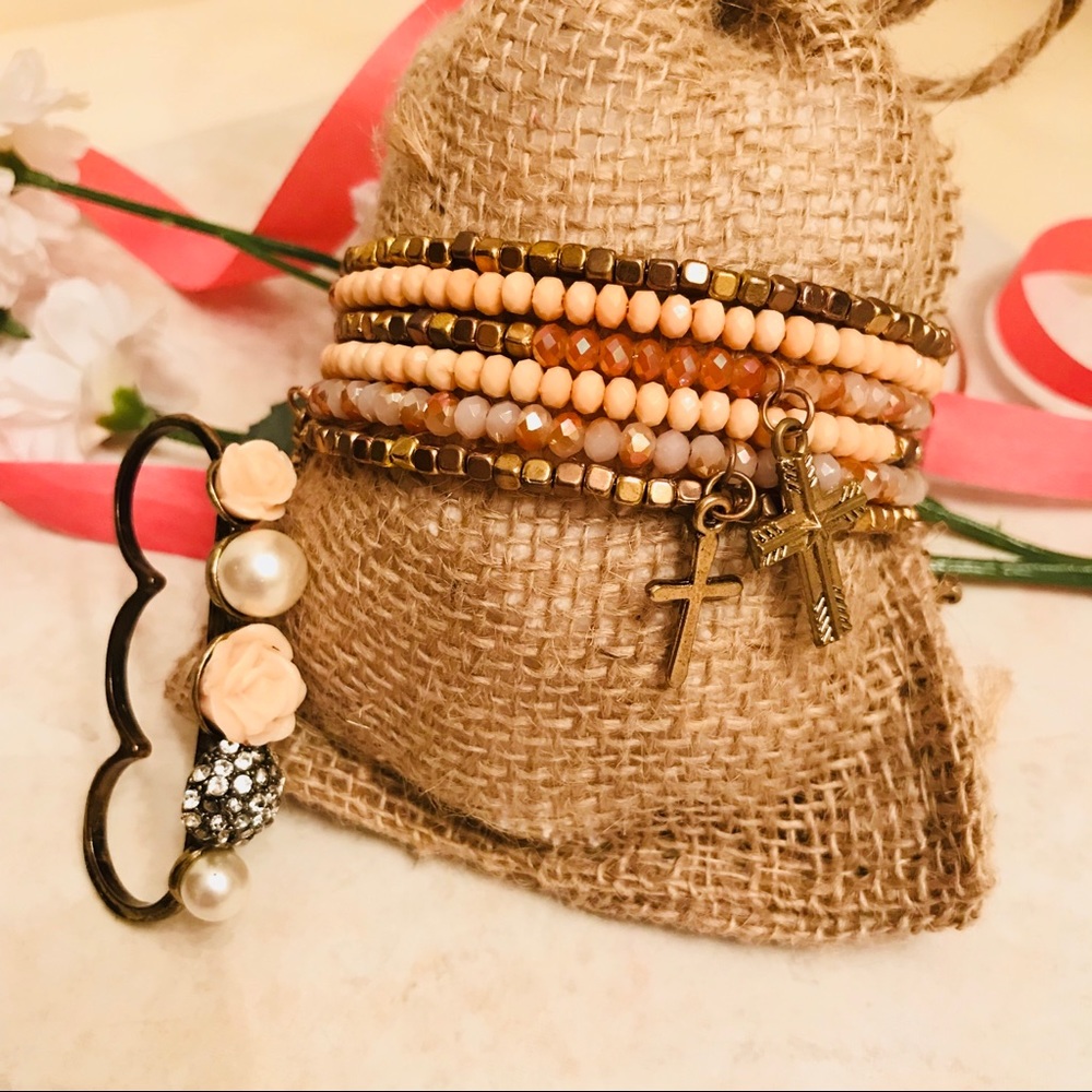 FREE with any purchase 3 finger ring